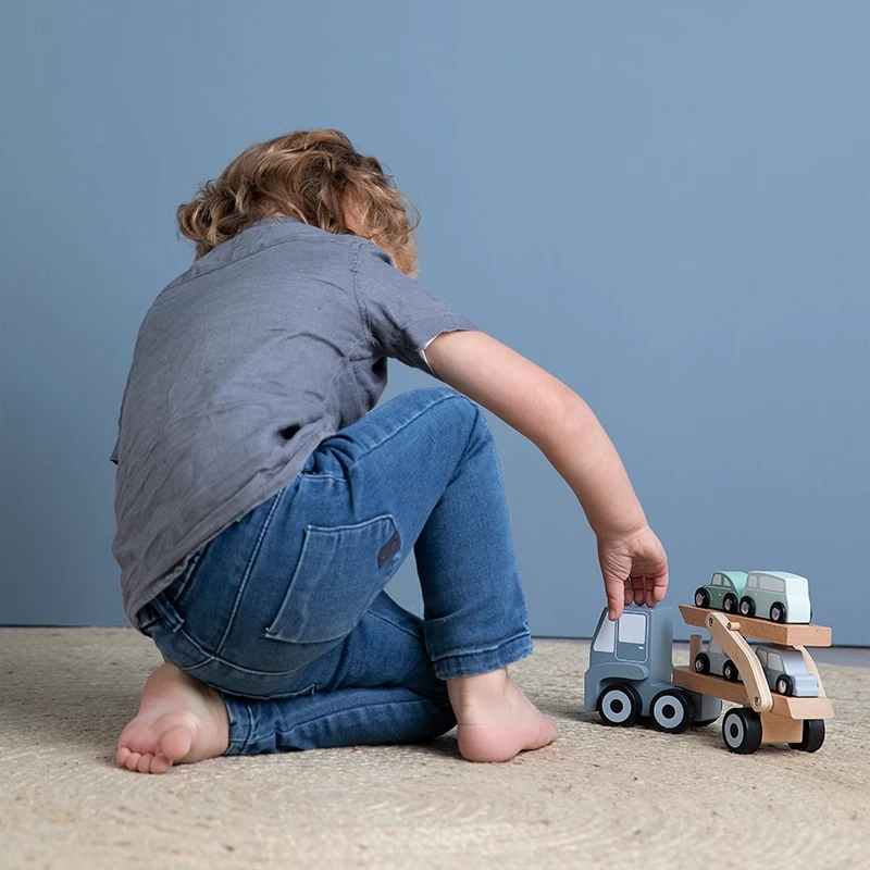 Little Dutch LD4453 Houten Autotransporter Blauw 9 Little Dutch LD4453 Houten Autotransporter Blauw - Afbeelding 7