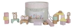 Little Dutch Houten Blokkenton Rose LittleDutch 11 Little Dutch Houten Blokkenton Rose LittleDutch -Speelgoedwinkel Voor Kinderen little dutch 4412 roze houten blokken in ton