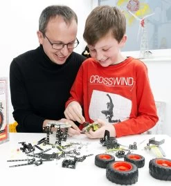 Tronico Mini Massey Ferguson MF5610 Met Aanhangwagen – 1 : 32 -Speelgoedwinkel Voor Kinderen massey ferguson mf5610 met aanhanger tronico mini 10031 1 1