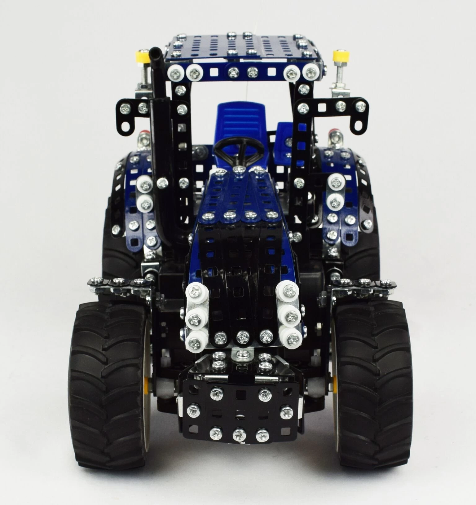 Tronico Profi Radiografisch Bestuurbare New Holland T8.390 – 1 : 16 8 Tronico Profi Radiografisch Bestuurbare New Holland T8.390 – 1 : 16 - Afbeelding 6